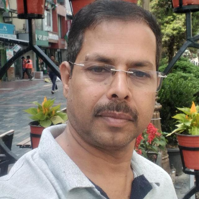 श्री राजीव नयन द्विवेदी